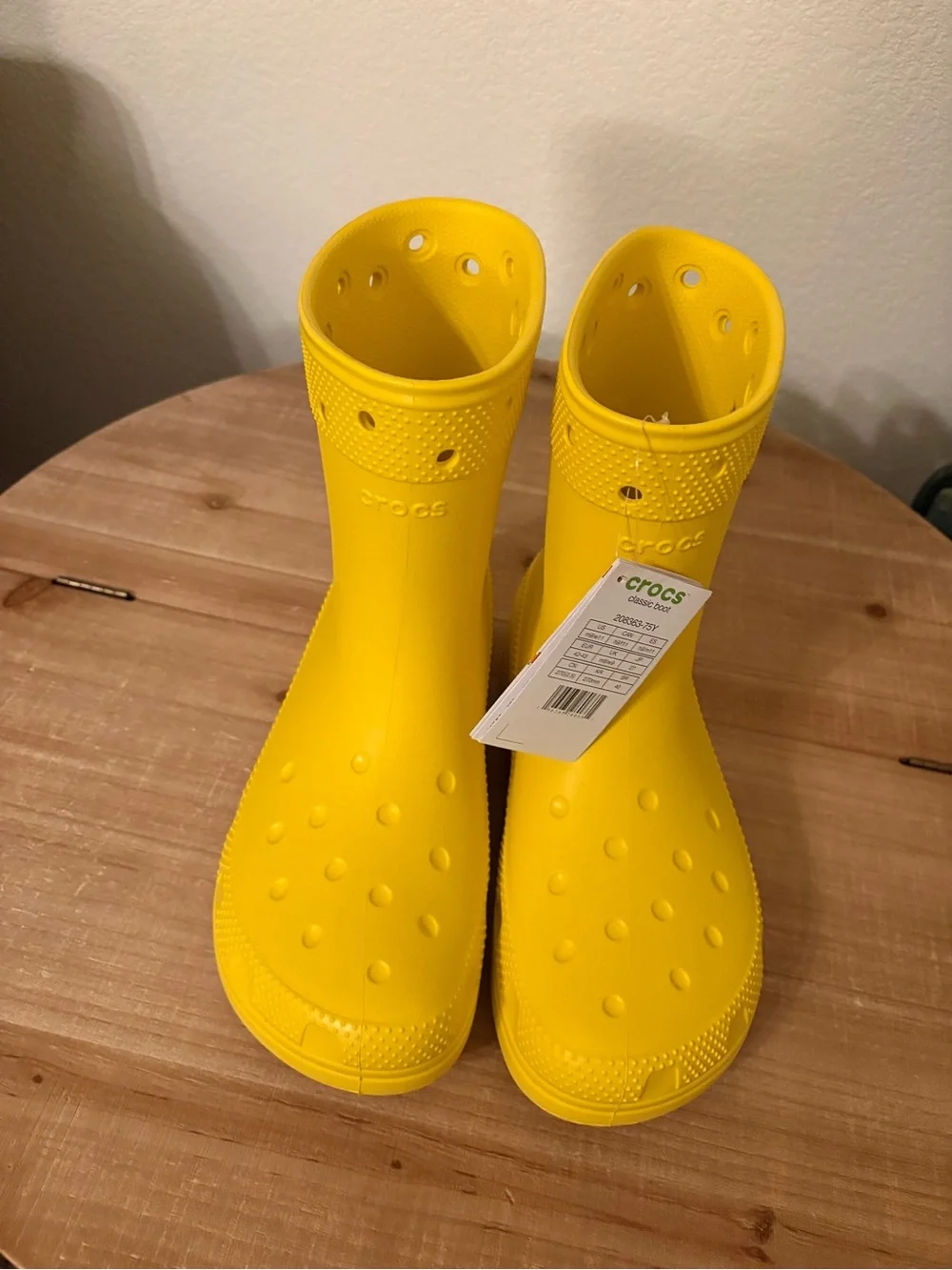 CROCS Women's Waterproof Yellow Rain Boots Size 11